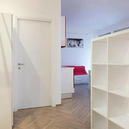 Hintown Red&White Studio * Pisa