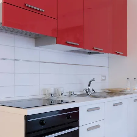 Hintown Red&White Studio * Pisa